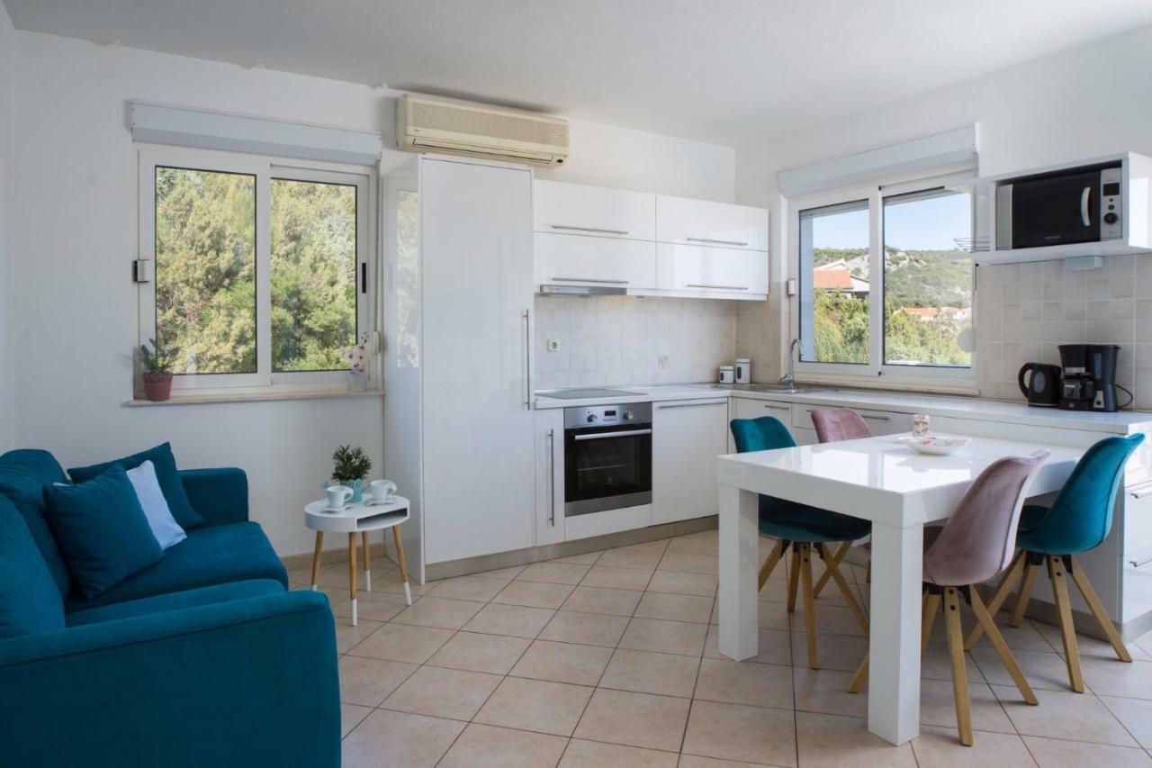 Apartments "Villa Antea" Vinišće Exteriér fotografie