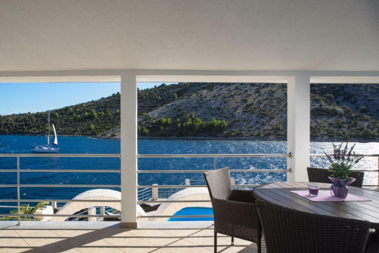 Apartments "Villa Antea" Vinišće Exteriér fotografie